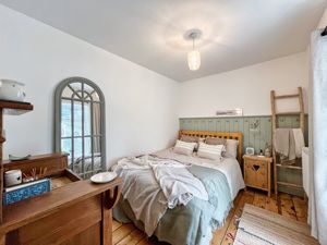 Photo 25- click for photo gallery